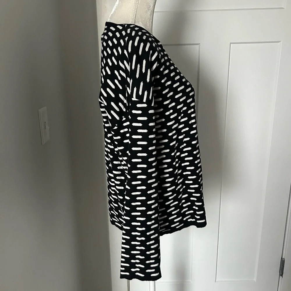 August Moon Geometric Print Sweater - Picture 2 of 8